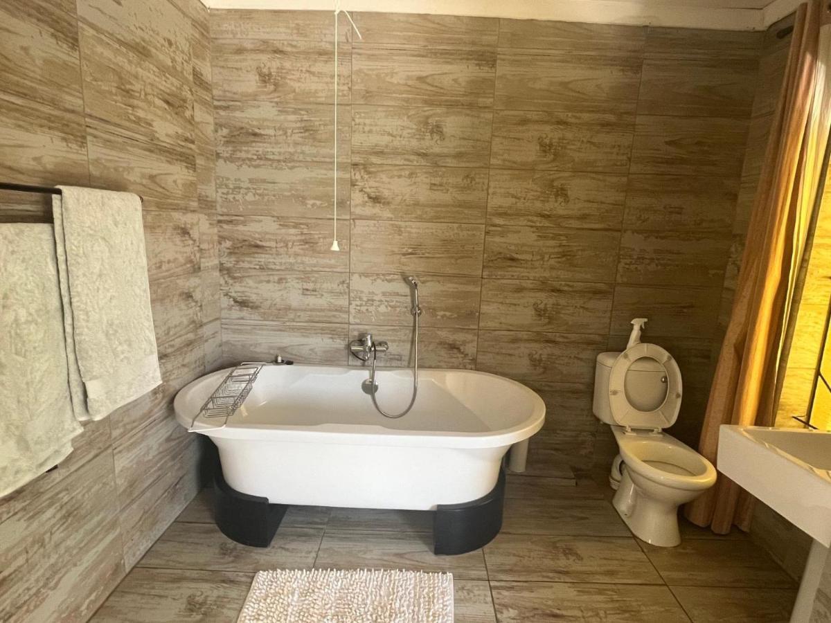Toro Guest House Рюстенбург Экстерьер фото