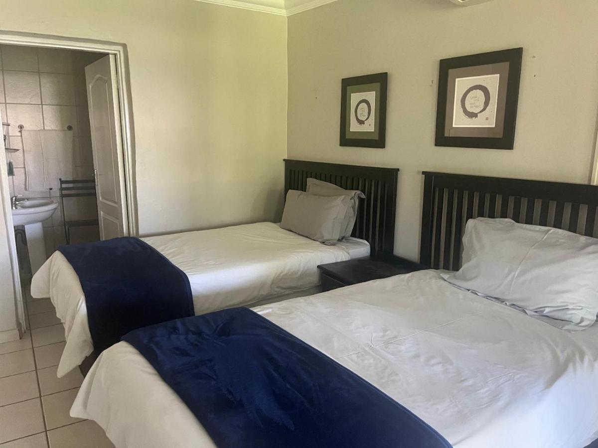Toro Guest House Рюстенбург Экстерьер фото